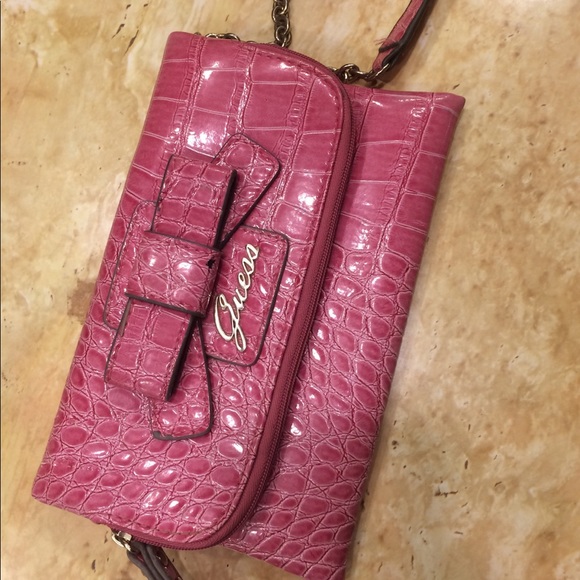Guess wristlet - Picture 2 of 3